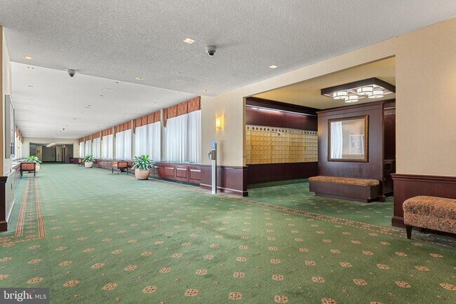 Building Photo - 3701 S George Mason Dr