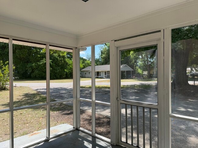 Building Photo - 118 Taylor St