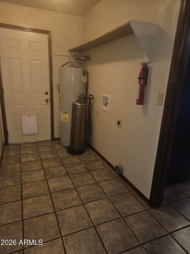 Building Photo - 5085 Camino De Arena