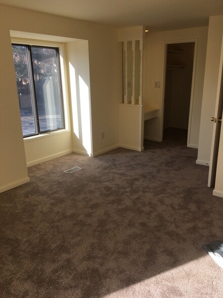 Building Photo - 9709 Docena Dr