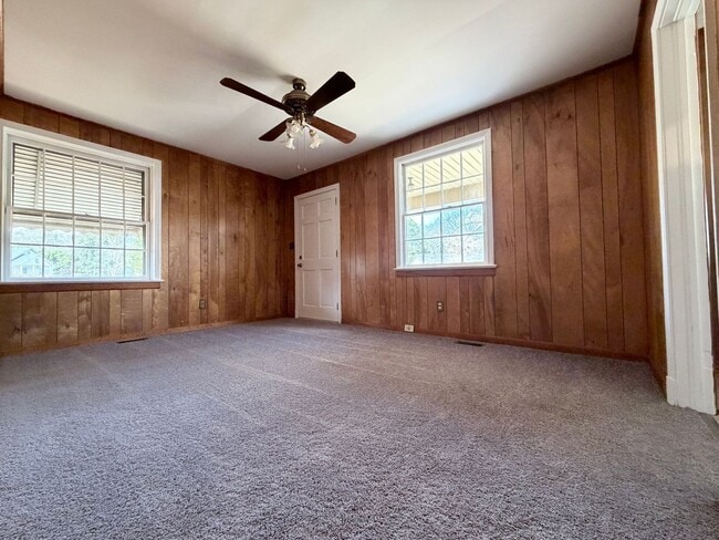 Building Photo - 3 Bedroom 1 Bathroom House in Laurinburg, NC