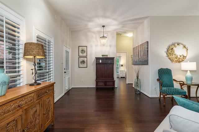 Building Photo - 7913 Southmark Dr