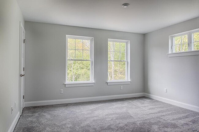 Building Photo - 5 Thomas Dr