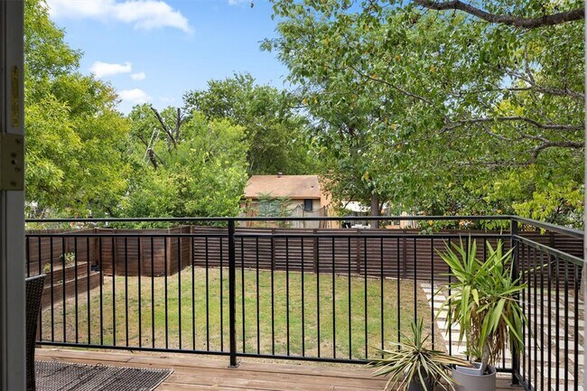 Building Photo - 4512 W Village Ct