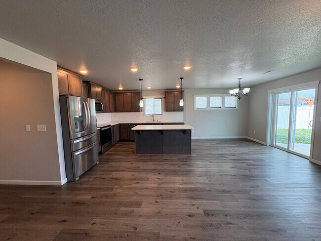 Building Photo - Home for Rent in Quincy