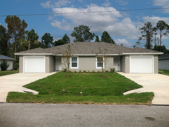 Building Photo - Gorgeous 2BR/2BA Duplex for Rent in Palm C...