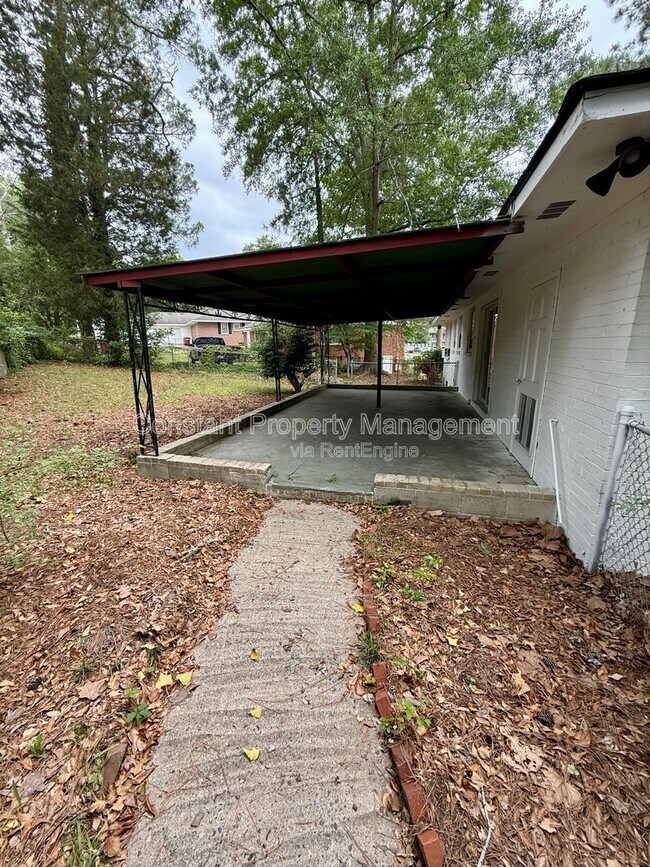 Building Photo - 4158 Log Cabin Dr