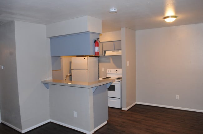 Building Photo - Weslow Manor Apartments