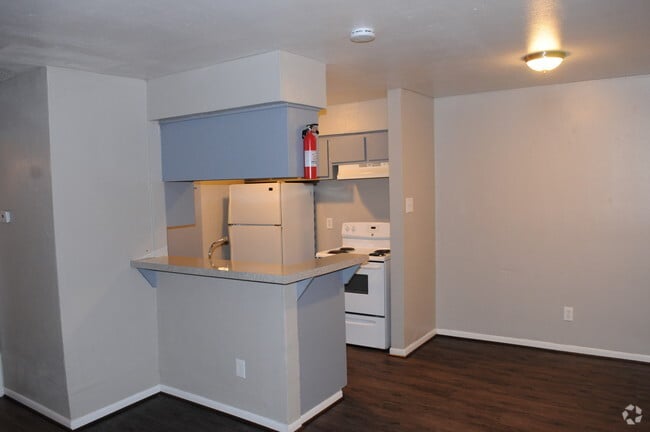 Building Photo - Weslow Manor Apartments