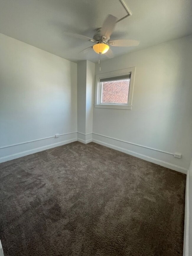 Building Photo - Newly Renovated 3 Bedroom in Lancaster! In...