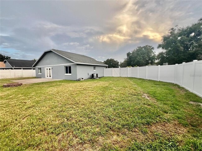 Building Photo - 12500 Wisconsin Woods Ln