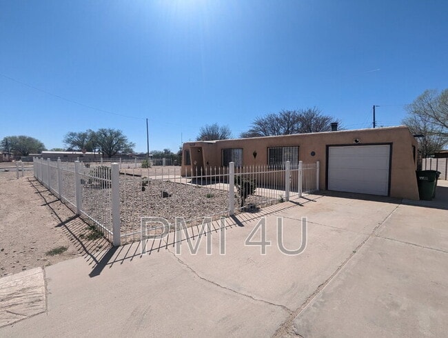 Primary Photo - 1801 Corte Adelina SW