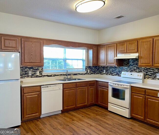 Building Photo - 2452 Brianna Dr