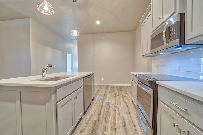 Building Photo - 1530 S 7th St