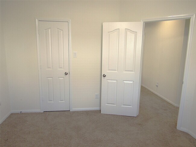 Building Photo - 17043 Amarose Dr