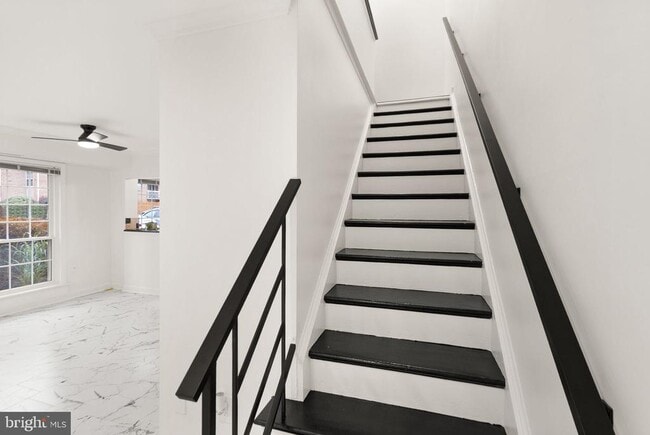 Building Photo - 1949 Kennedy Dr