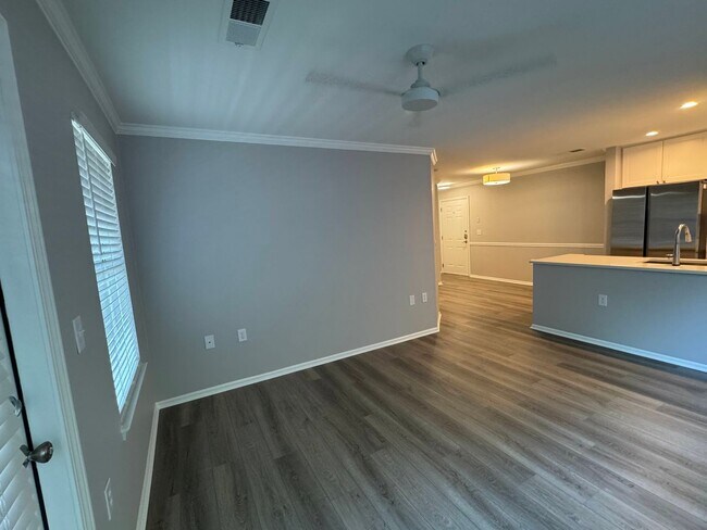 Building Photo - Beautifully Updated 1st Floor One Bedroom Condo at The Reserve at Woodbridge-Near Shopping & Medi...