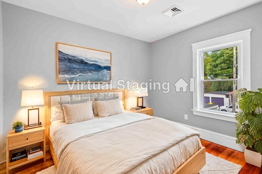 Building Photo - 100 Weetamoe St