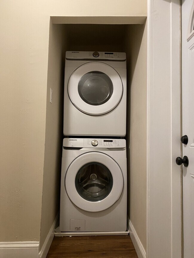 Building Photo - 420 E Baltimore Ave