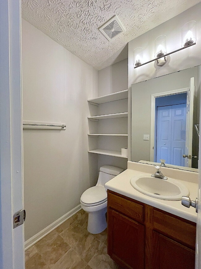 Building Photo - Charming 3-Bedroom Home in Raleigh!
