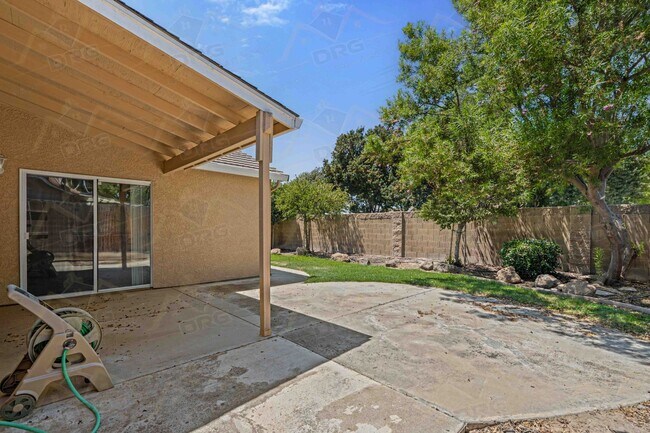 Building Photo - 2713 Mozart Dr