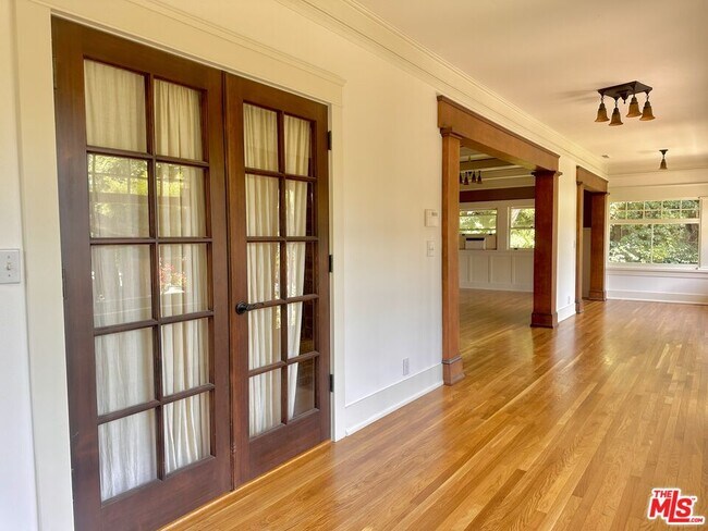 Building Photo - 2216 Meade Pl