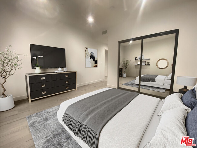 Building Photo - 10453 Etiwanda Ave