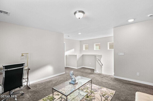 Building Photo - 14947 Pebble Hills Blvd
