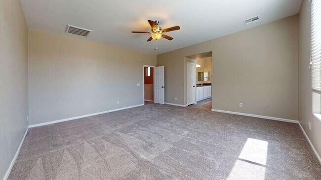 Building Photo - 4125 E Bellerive Dr