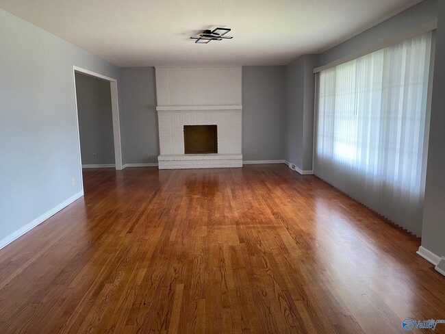 Building Photo - 1010 Council St