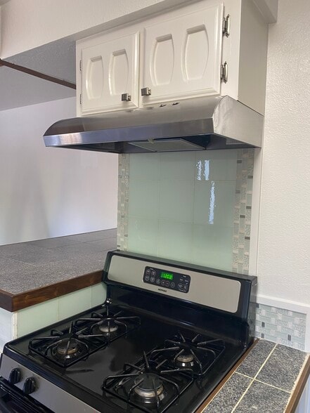 Building Photo - 1464 Avenida de las Americas