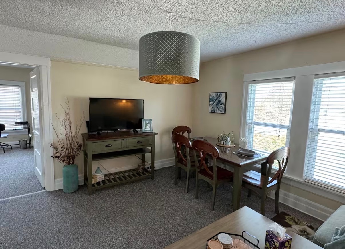 Building Photo - 429 W Ann Arbor Trl