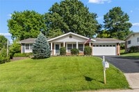 Building Photo - 24 Forest Crest Dr