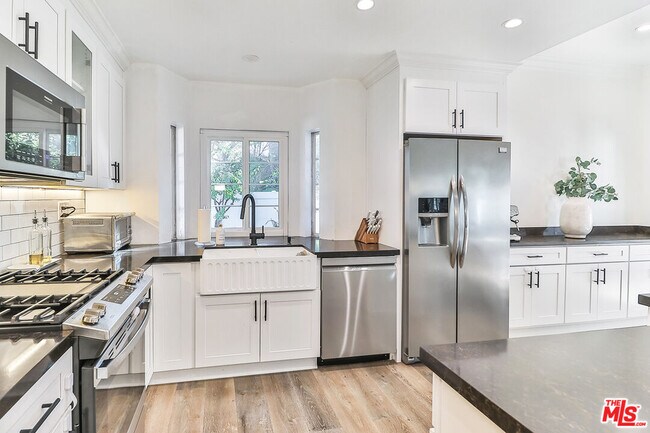 Building Photo - 4204 Flintlock Ln