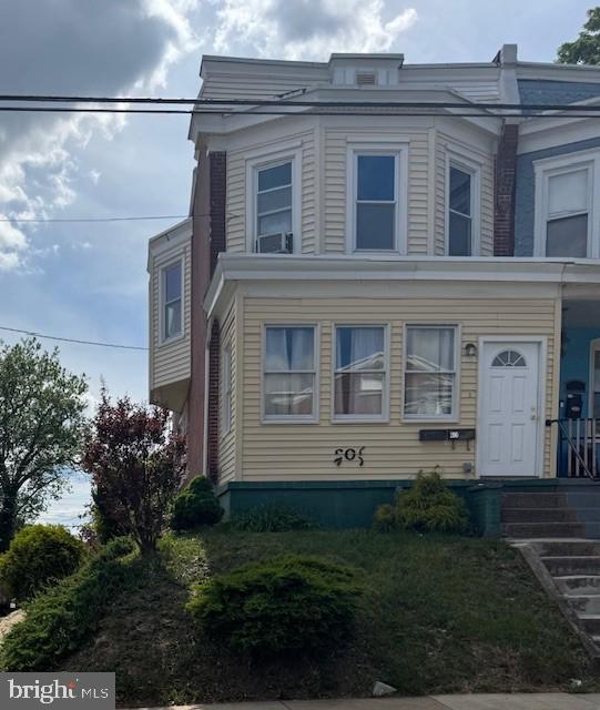 Primary Photo - 200 W 24th St