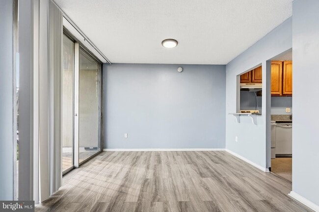 Building Photo - 2059 Huntington Ave