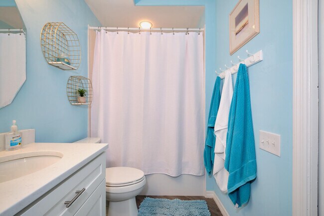 Building Photo - 9100 Southmont Cove