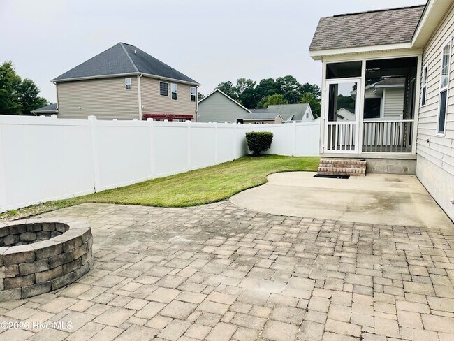Building Photo - 2208 Tulls Cove Rd