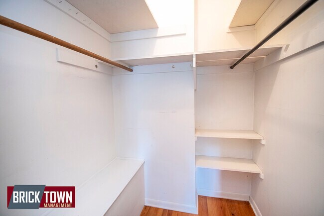 Building Photo - 115 S 38th Ave