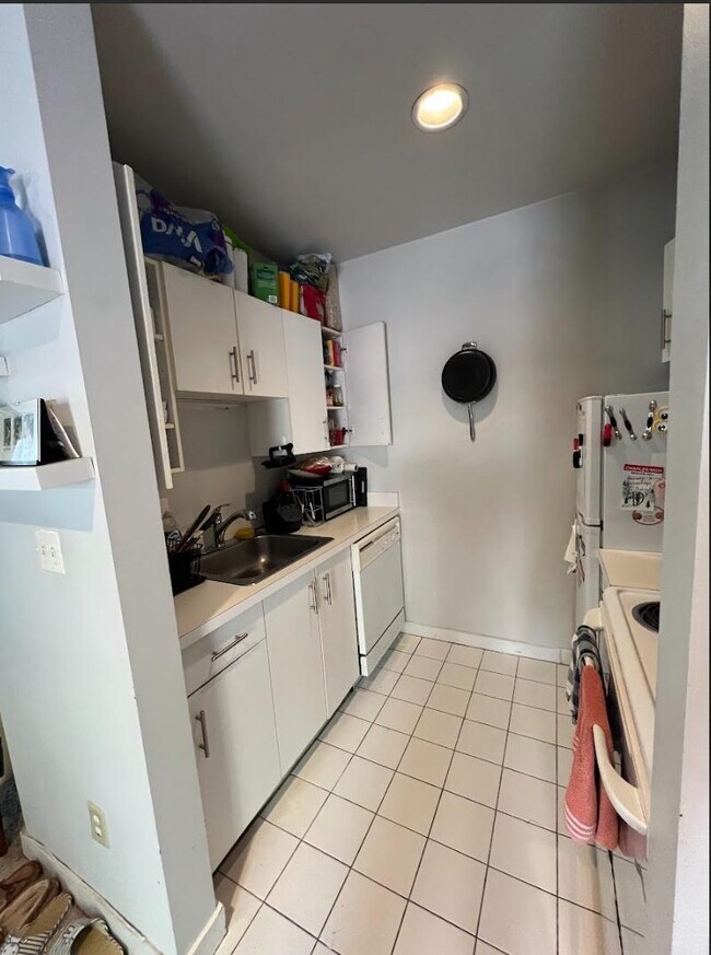 Building Photo - 1 bedroom in Boston MA 02115
