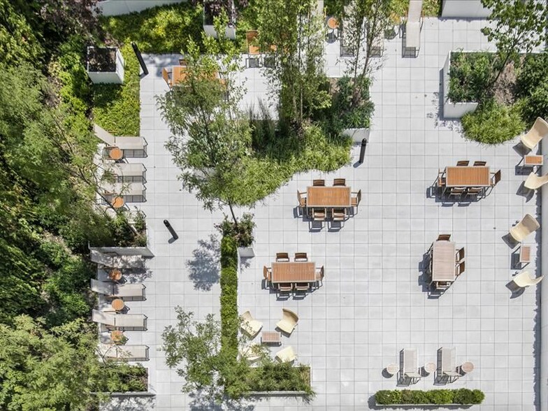 Building Photo - 400 W 113th St