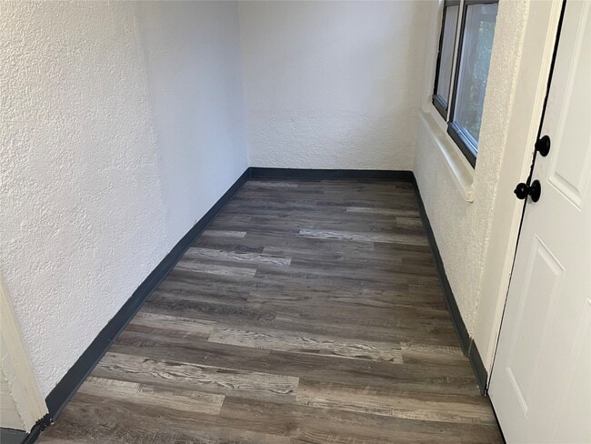 Building Photo - 50 Schubert St