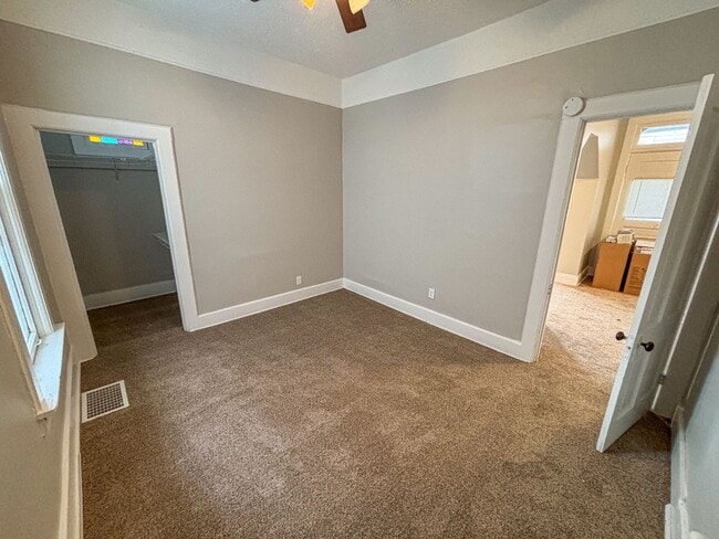 Building Photo - 2 Bedroom / 1 Bath Home off 15th and Martha with Off Street Parking!