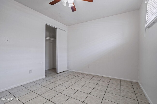 Building Photo - 555 S Bellview