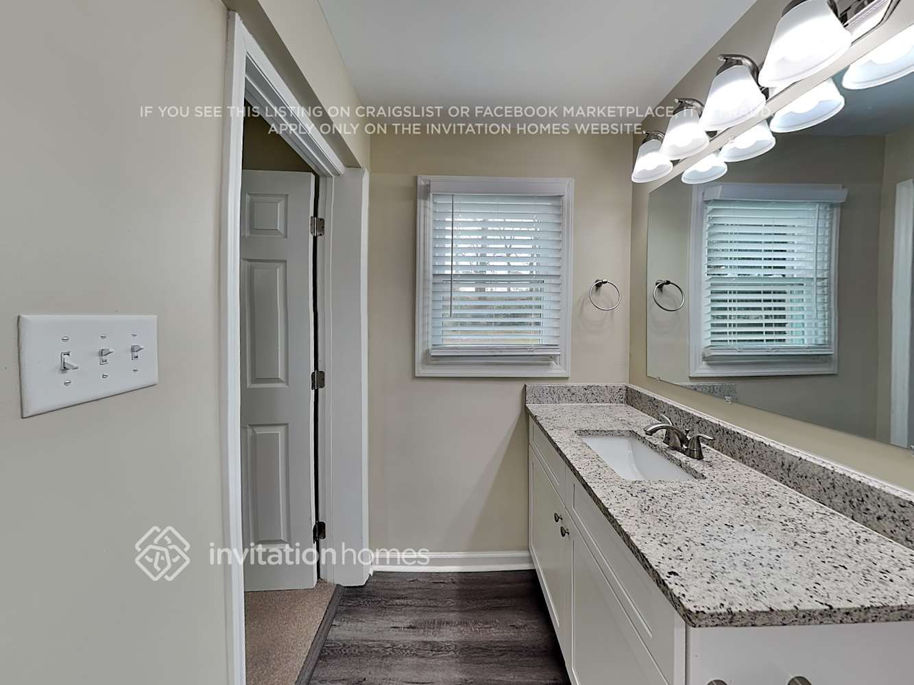 Building Photo - 3332 Bonneville Dr