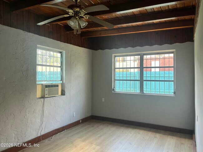 Building Photo - 1181 US-17