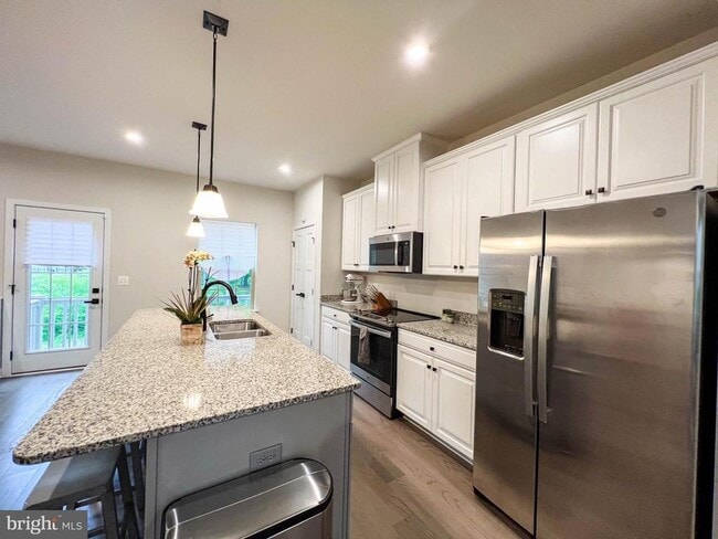 Building Photo - 4480 Commons Dr