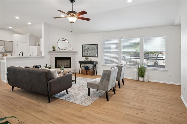 Building Photo - 521 Port Arthur Dr