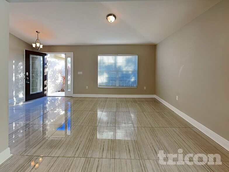 Building Photo - 9627 Jaybird Ln