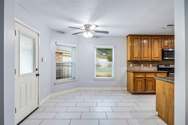 Building Photo - 28507 Chateau Springs Ct